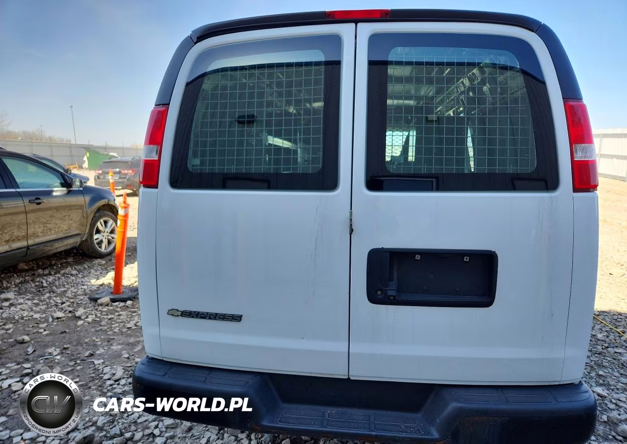 2017 Chevrolet Express G2500 VIN:1GCWGAFFXH1108462 - 6