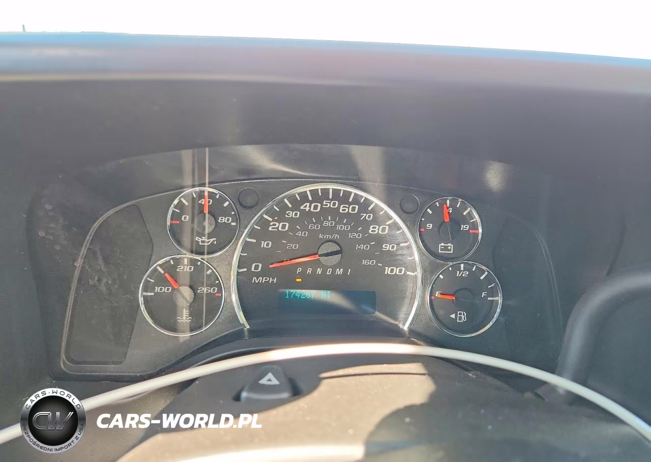 2017 Chevrolet Express G2500 VIN:1GCWGAFFXH1108462 - 9