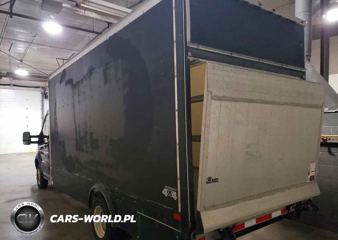 2018 Ford Transit Box Truck VIN:1FDBF9ZM8JKB47637 - 2