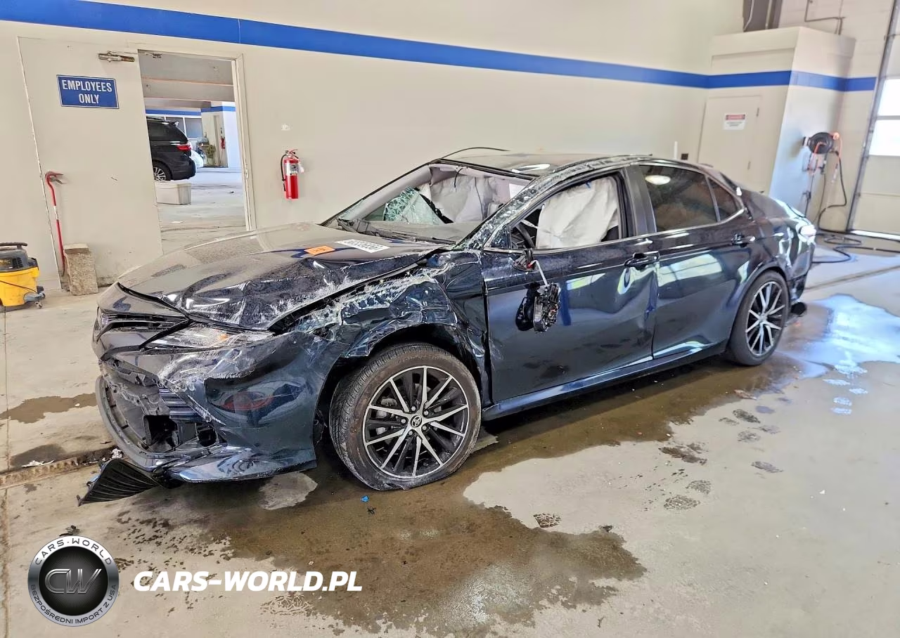 2020 Toyota Camry Le