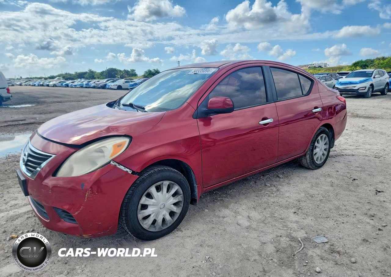 2012 Nissan Versa 1.6 S