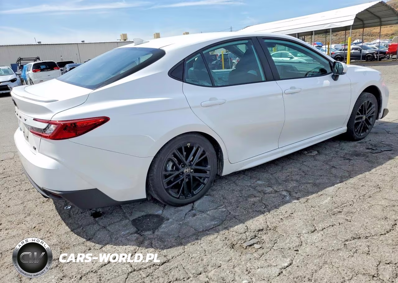 2026 Toyota Camry Se VIN:4T1DAACK9TU673427 - 3