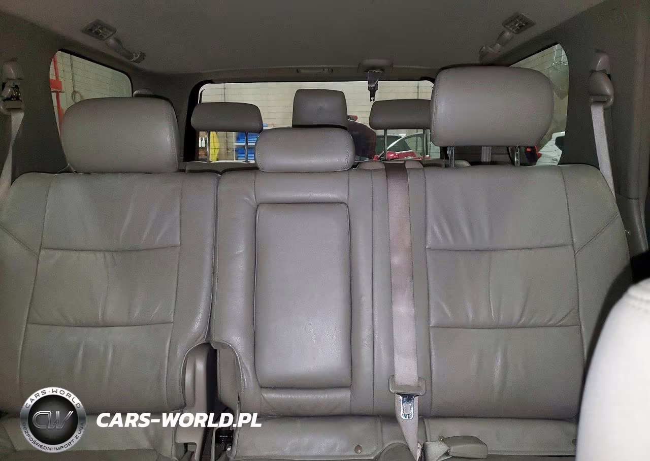 2005 Toyota Sequoia Limited VIN:5TDBT48A95S236414 - 10