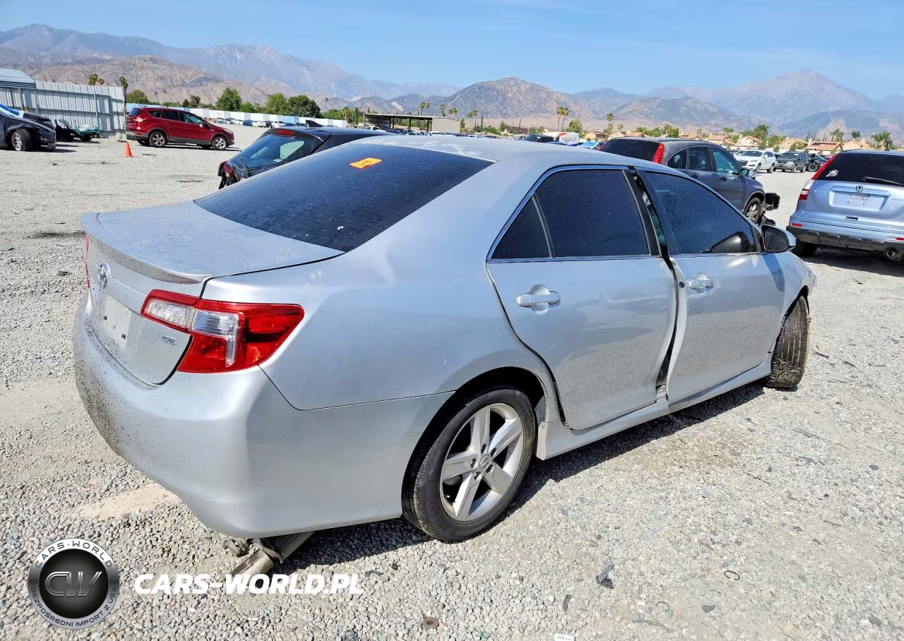 2014 Toyota Camry Se VIN:4T1BF1FK1EU446630 - 3