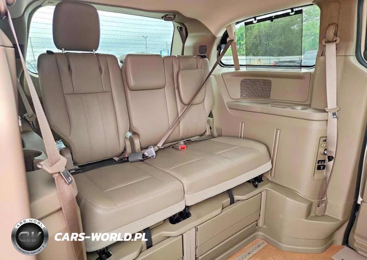 2014 Chrysler Town & Country Touring L VIN:2C4RC1CGXER113044 - 11