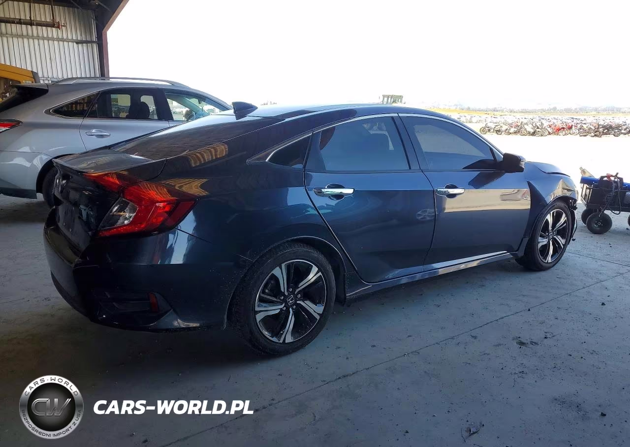 2017 Honda Civic Touring VIN:19XFC1F9XHE200979 - 3