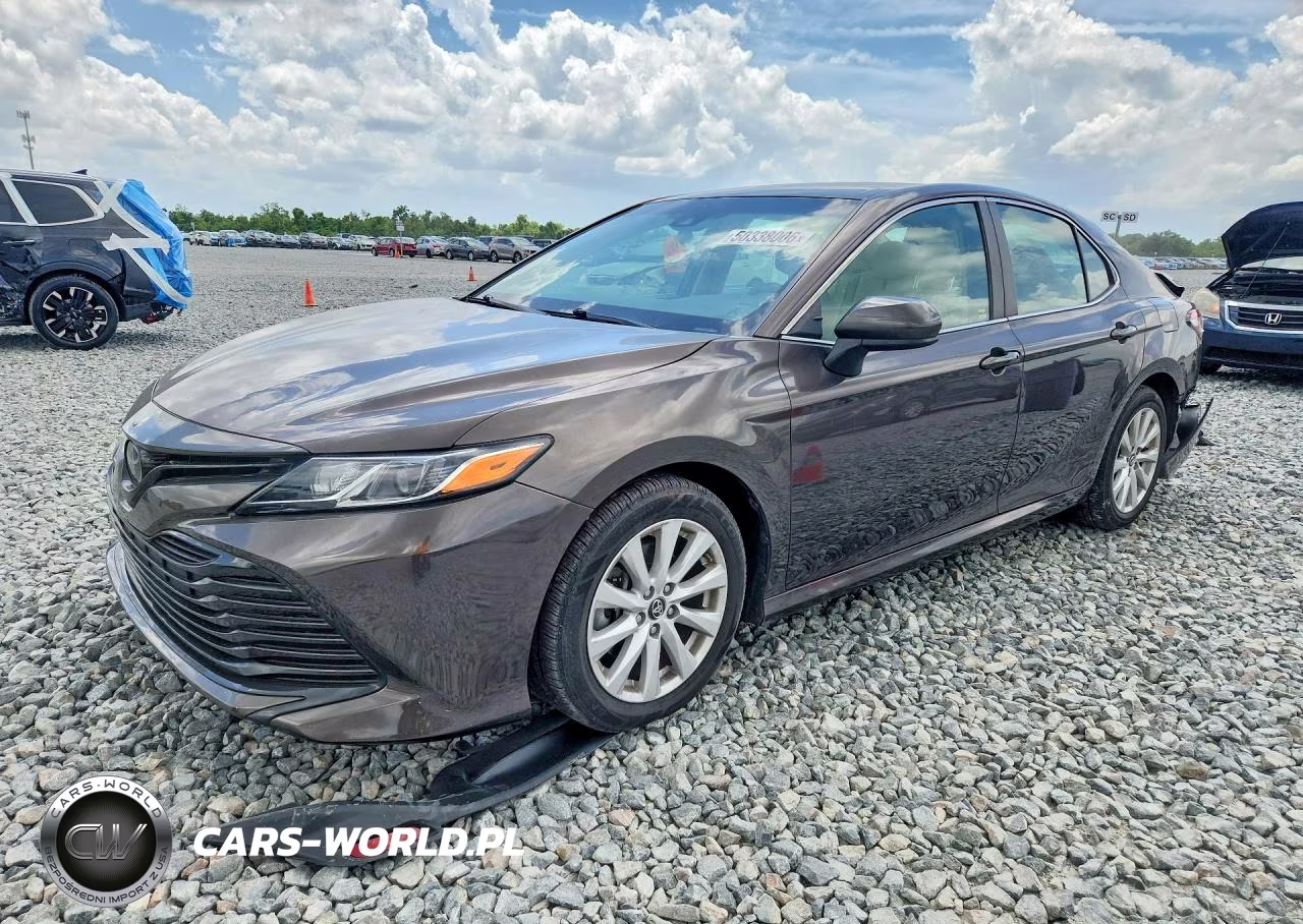 2018 Toyota Camry Le – zdjęcie 1 z 12
