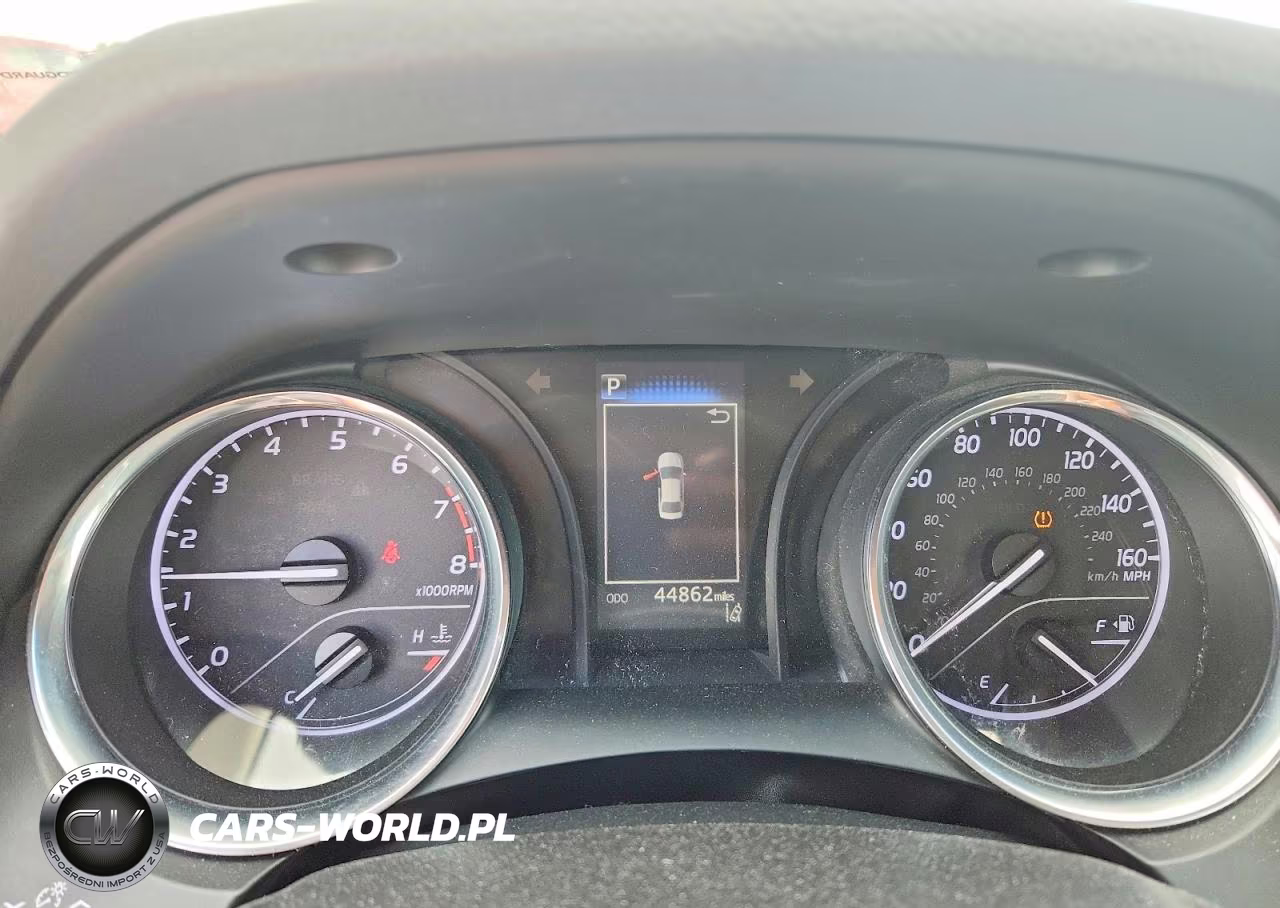 2018 Toyota Camry Le VIN:4T1B11HK7JU633781 - 9