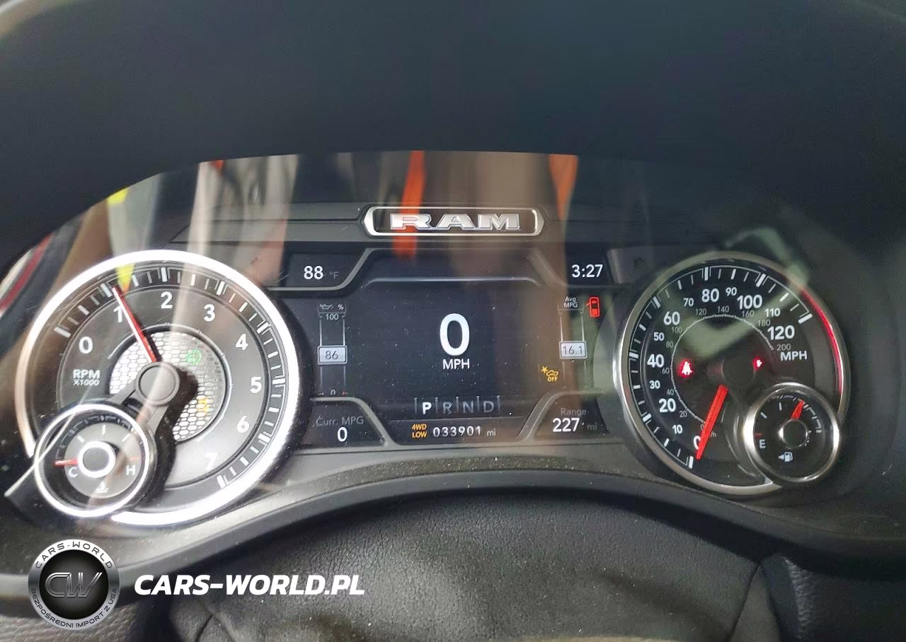 2021 Ram 1500 Laramie VIN:1C6SRFJT4MN653747 - 9
