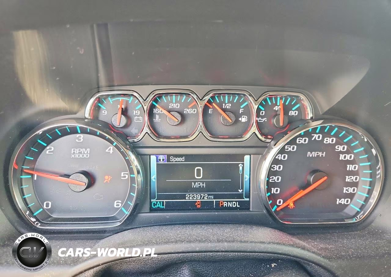 2018 Chevrolet Tahoe C1500 Lt VIN:1GNSCBKC1JR156183 - 9