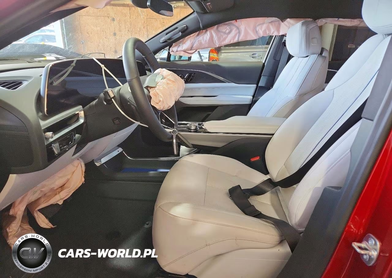 2025 Cadillac Lyriq Luxury VIN:1GYKPNRLXSZ311782 - 7