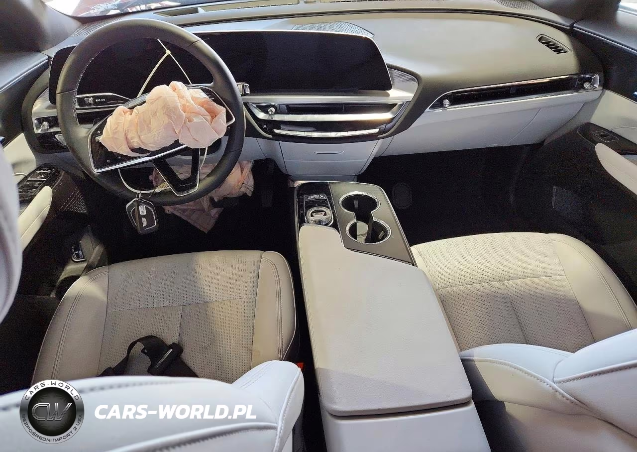 2025 Cadillac Lyriq Luxury VIN:1GYKPNRLXSZ311782 - 8