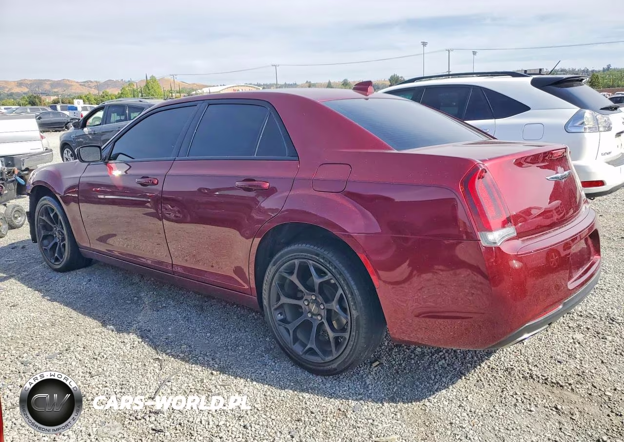 2020 Chrysler 300 Touring VIN:2C3CCAAG3LH123074 - 2