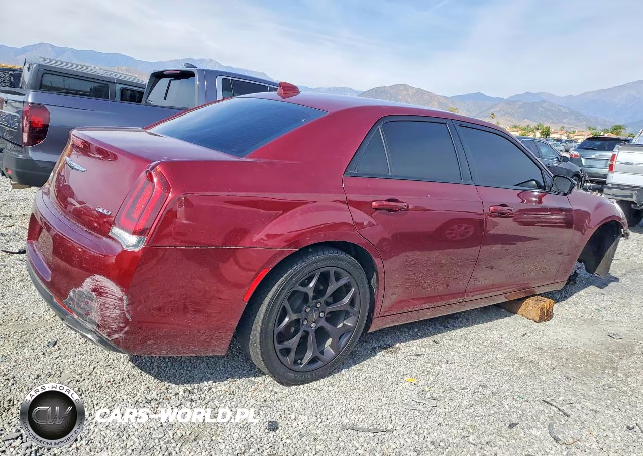 2020 Chrysler 300 Touring VIN:2C3CCAAG3LH123074 - 3