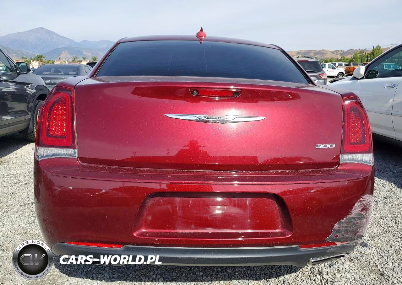 2020 Chrysler 300 Touring VIN:2C3CCAAG3LH123074 - 6