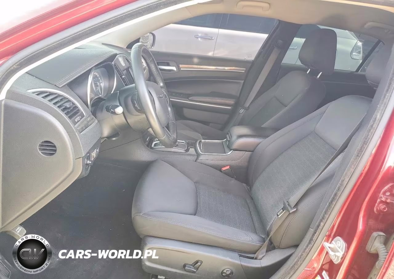 2020 Chrysler 300 Touring VIN:2C3CCAAG3LH123074 - 7