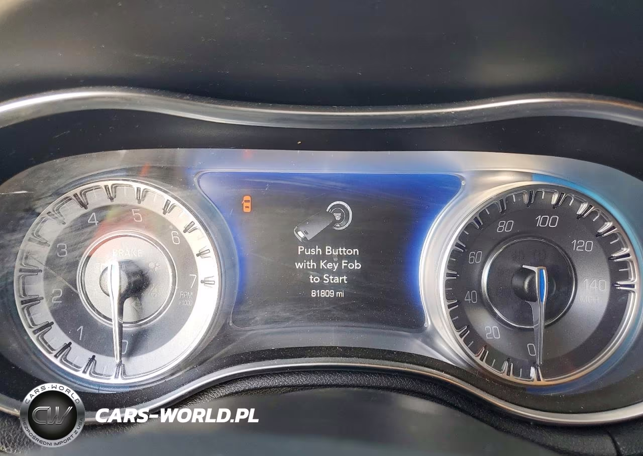 2020 Chrysler 300 Touring VIN:2C3CCAAG3LH123074 - 9