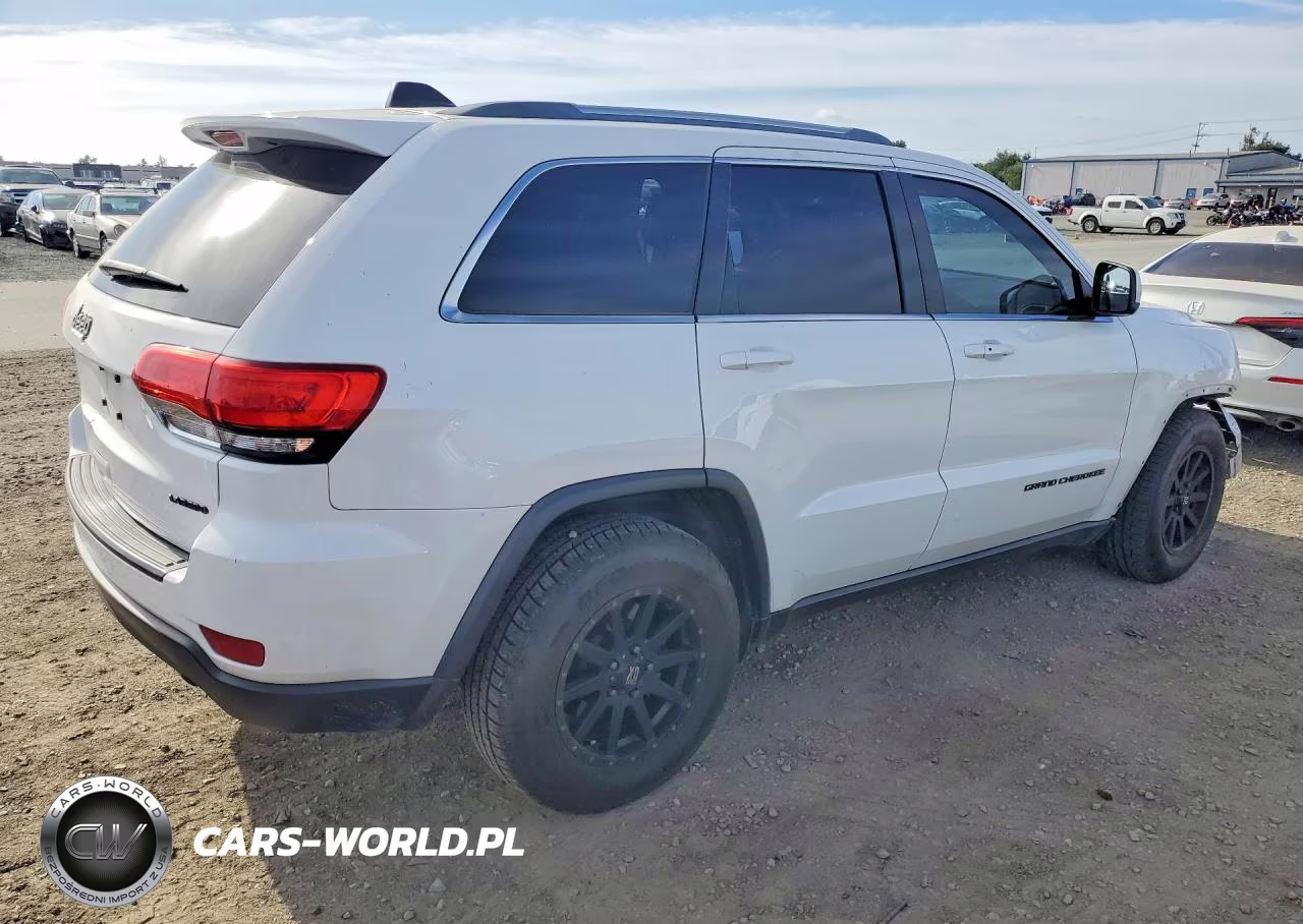 2014 Jeep Grand Cherokee Laredo VIN:1C4RJEAG8EC580830 - 3
