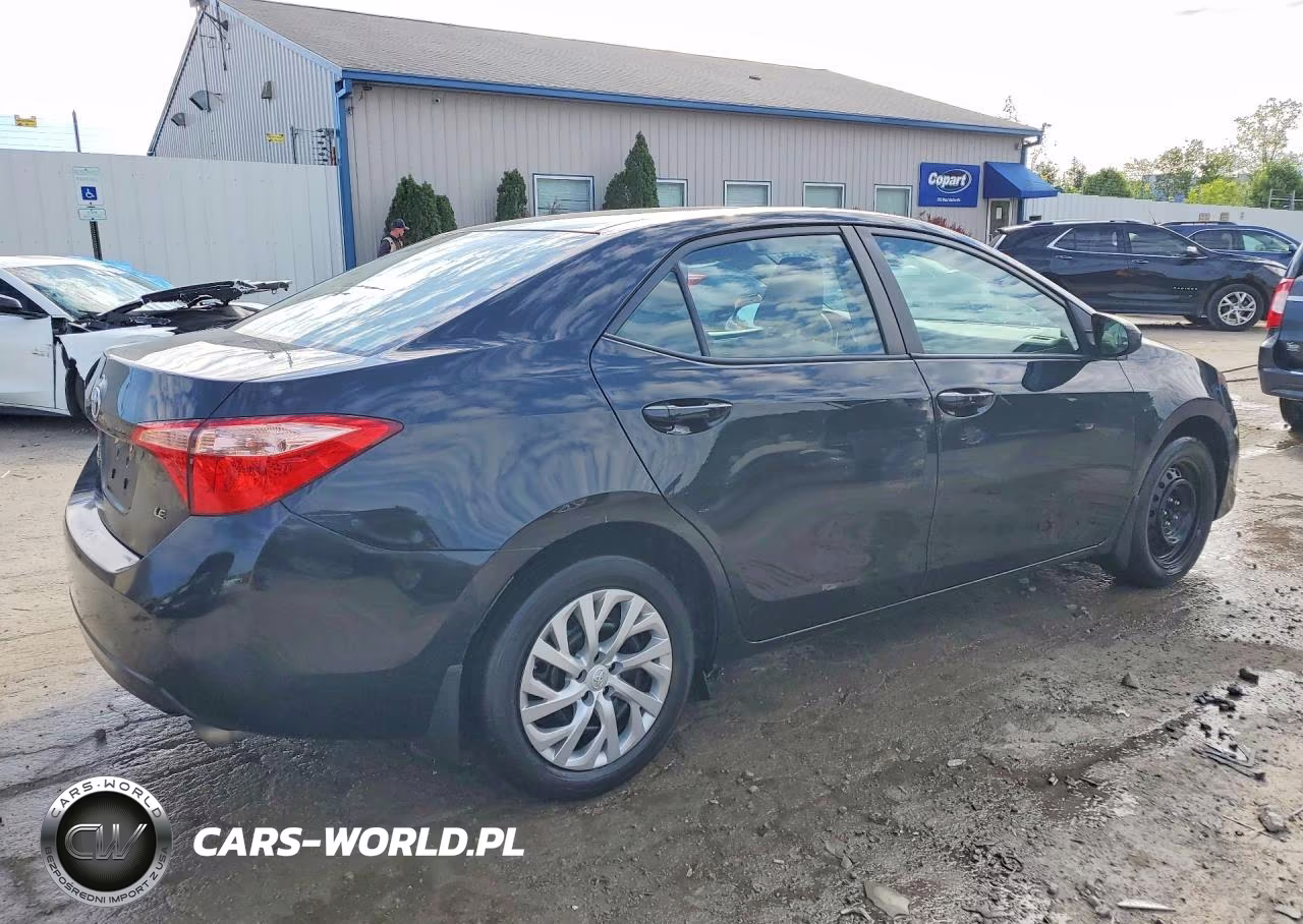 2017 Toyota Corolla Le VIN:2T1BURHE0HC940110 - 3