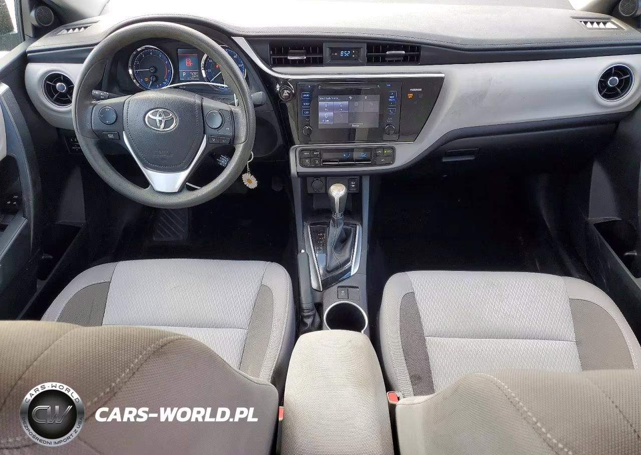 2017 Toyota Corolla Le VIN:2T1BURHE0HC940110 - 8