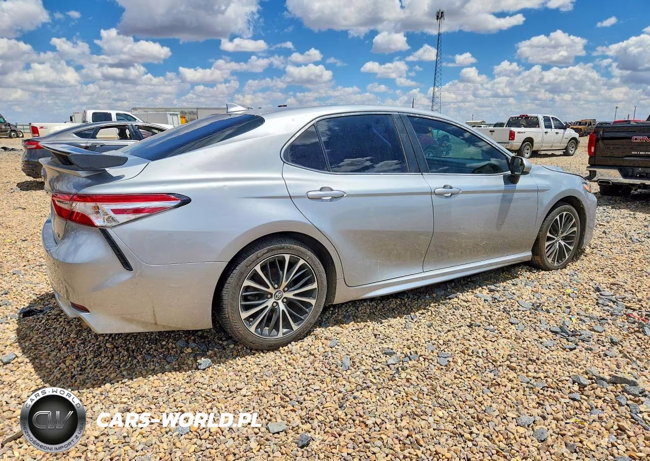 2020 Toyota Camry Se VIN:4T1G11AK7LU355497 - 3
