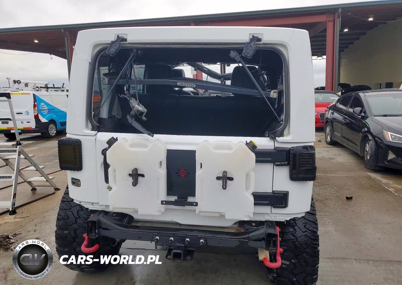 2017 Jeep Wrangler Unlimited Rubicon VIN:1C4BJWFG6HL545126 - 6
