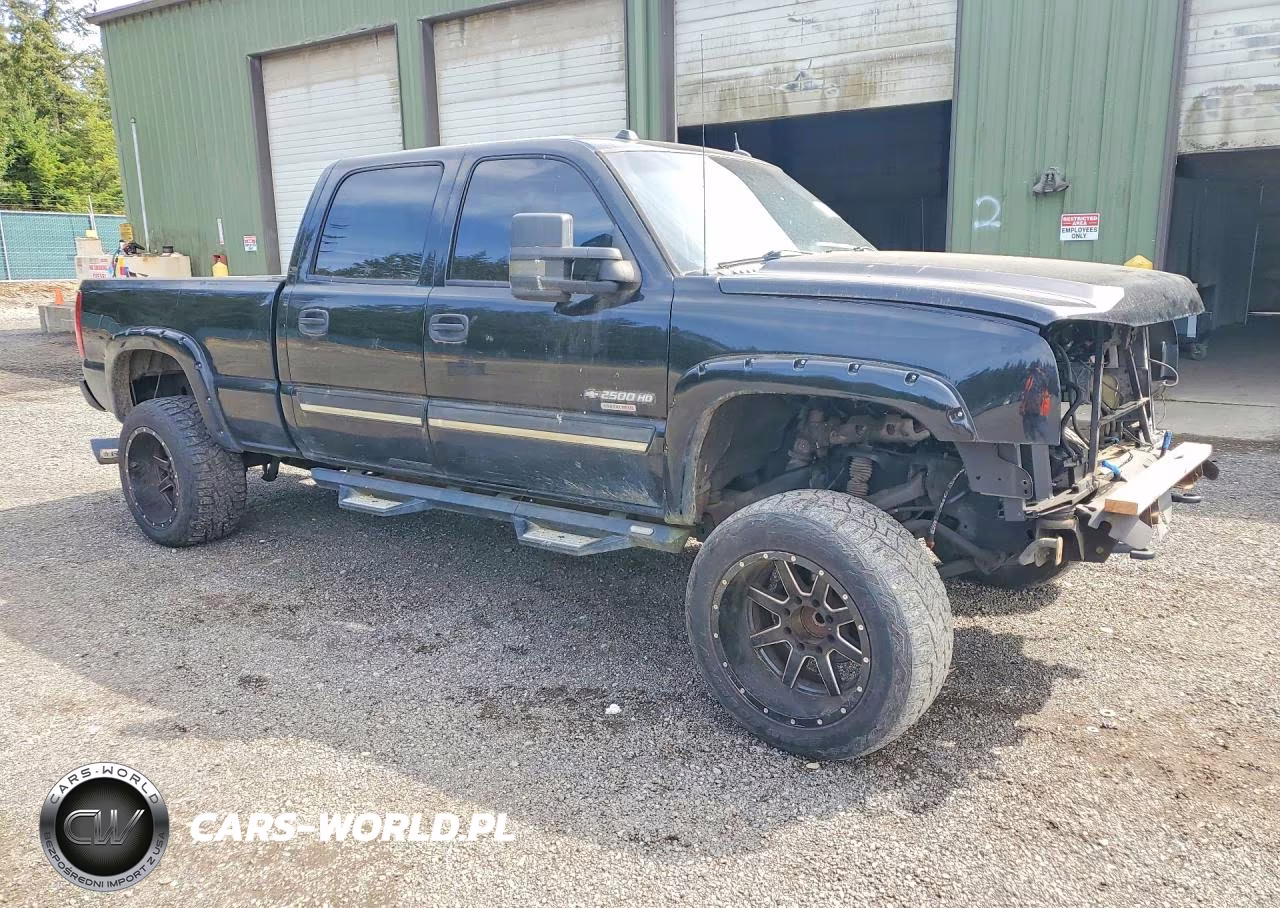 2005 Chevrolet Silverado C2500 Heavy Duty VIN:1GCHC23215F937706 - 4