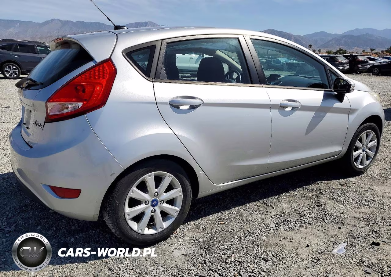 2013 Ford Fiesta Se VIN:3FADP4EJ8DM123253 - 3