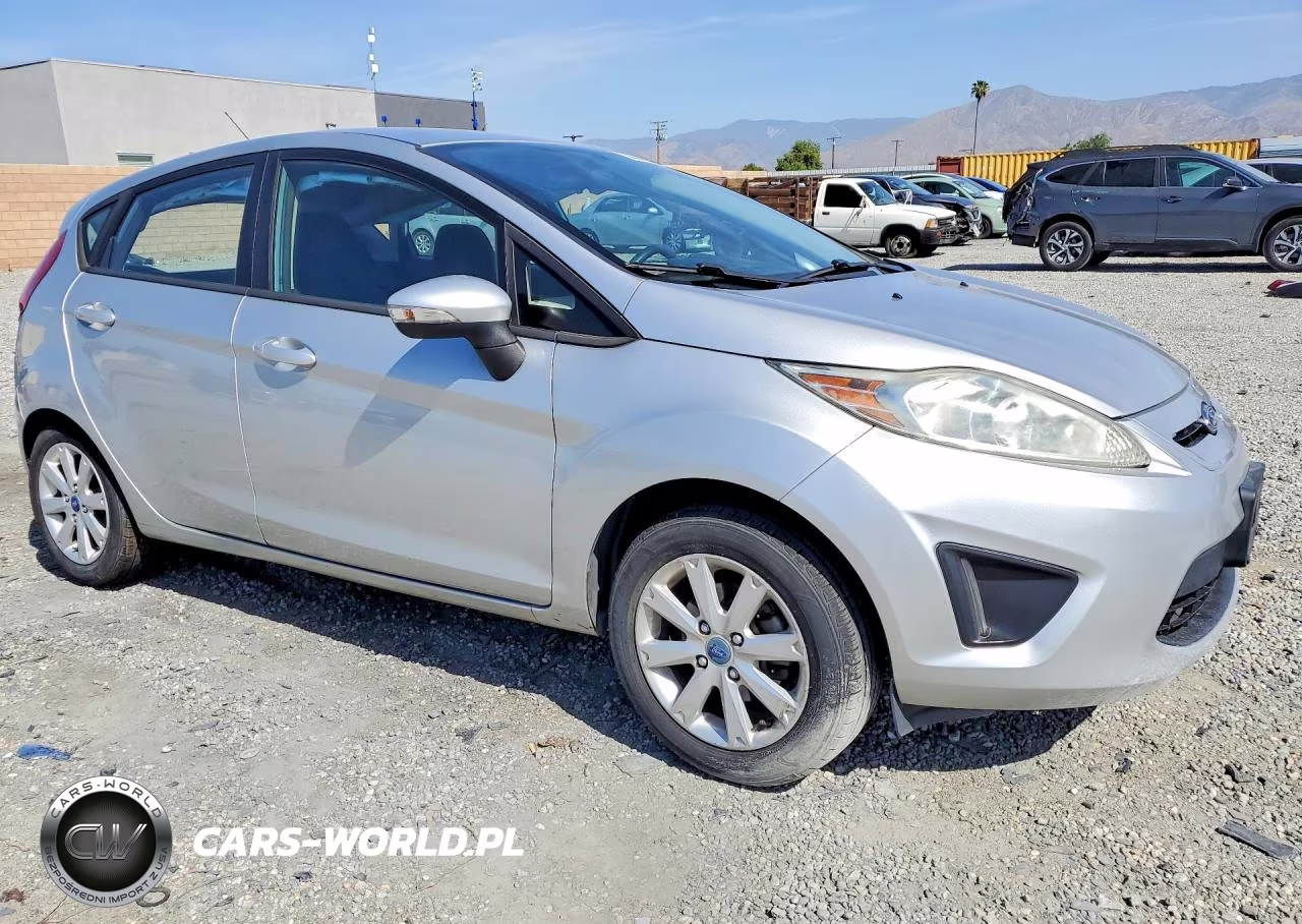 2013 Ford Fiesta Se VIN:3FADP4EJ8DM123253 - 4