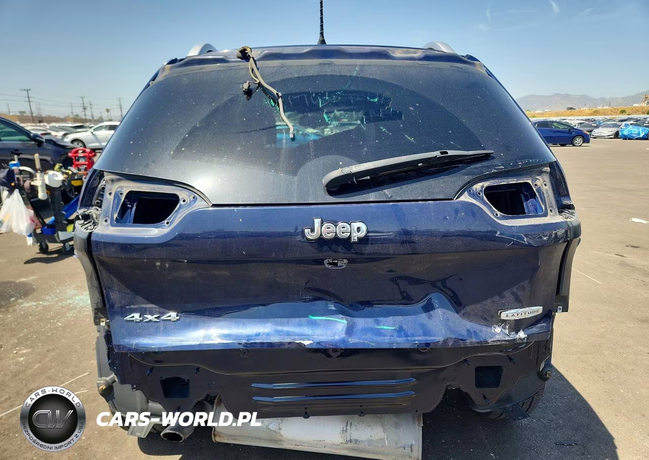 2016 Jeep Cherokee Latitude VIN:1C4PJMCB2GW130529 - 6