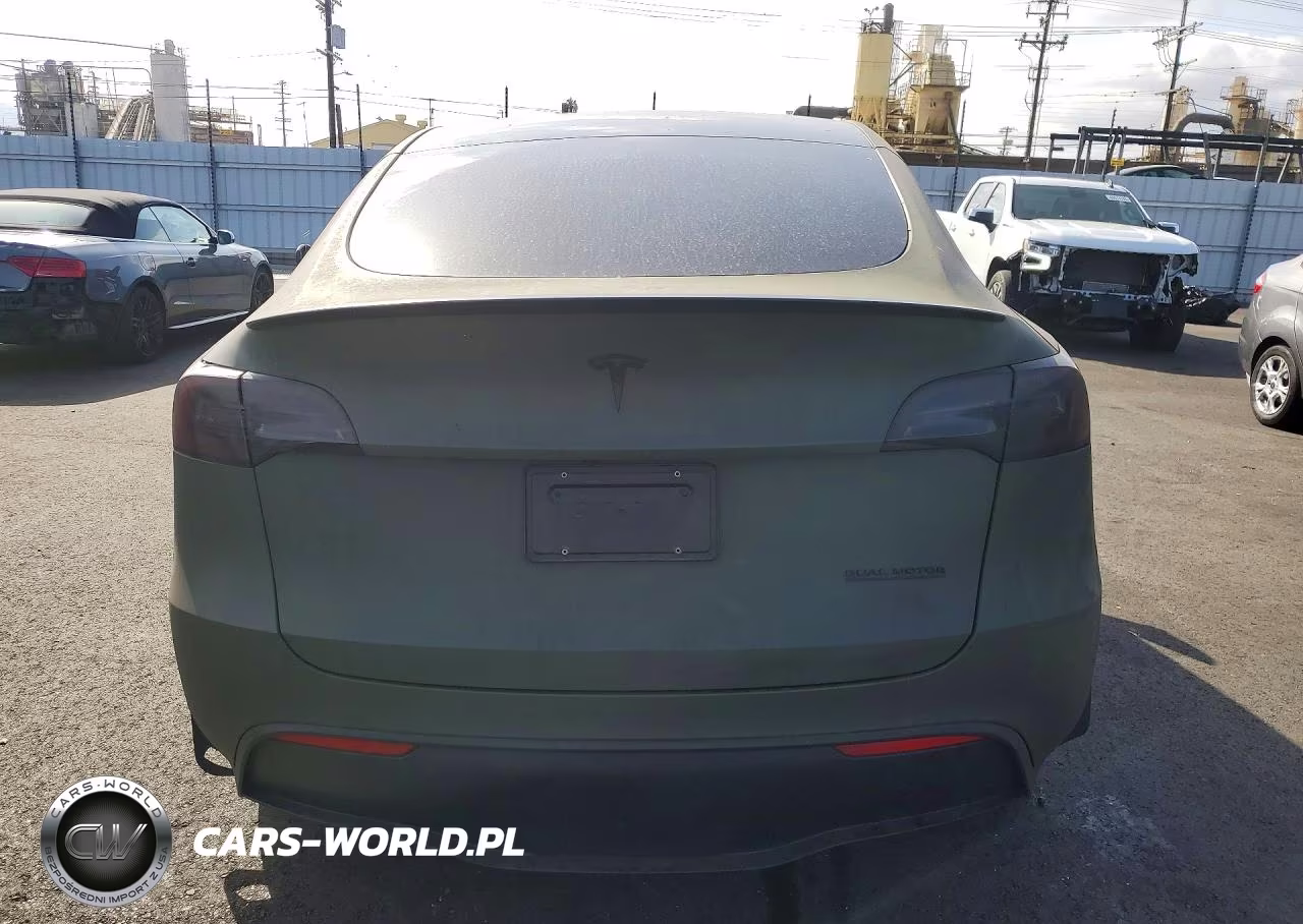 2023 Tesla Model Y VIN:7SAYGDEF8PF769847 - 6