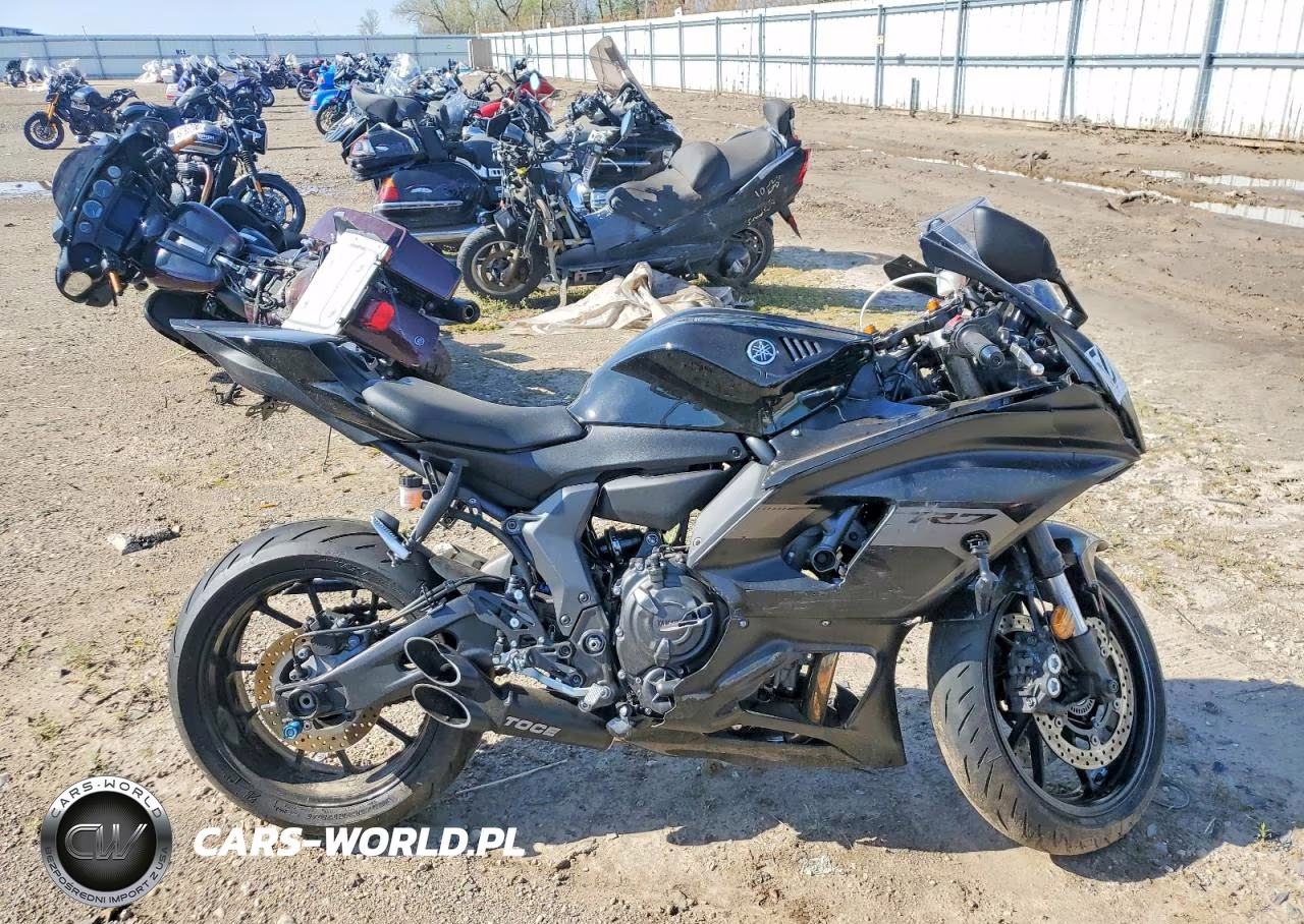 2025 Yamaha Yzfr7