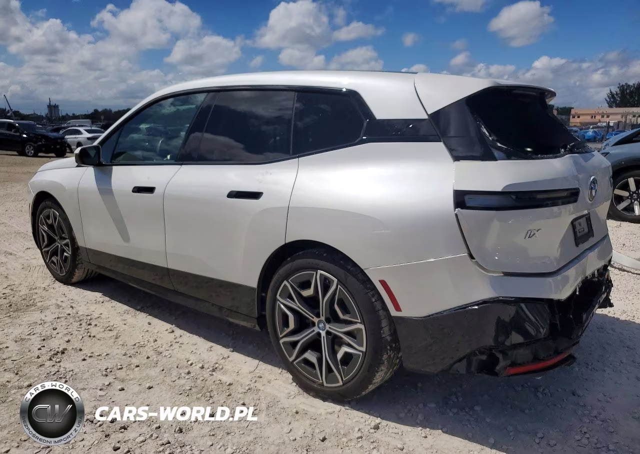 2023 BMW Ix xDrive50 VIN:WB523CF0XPCM64118 - 2
