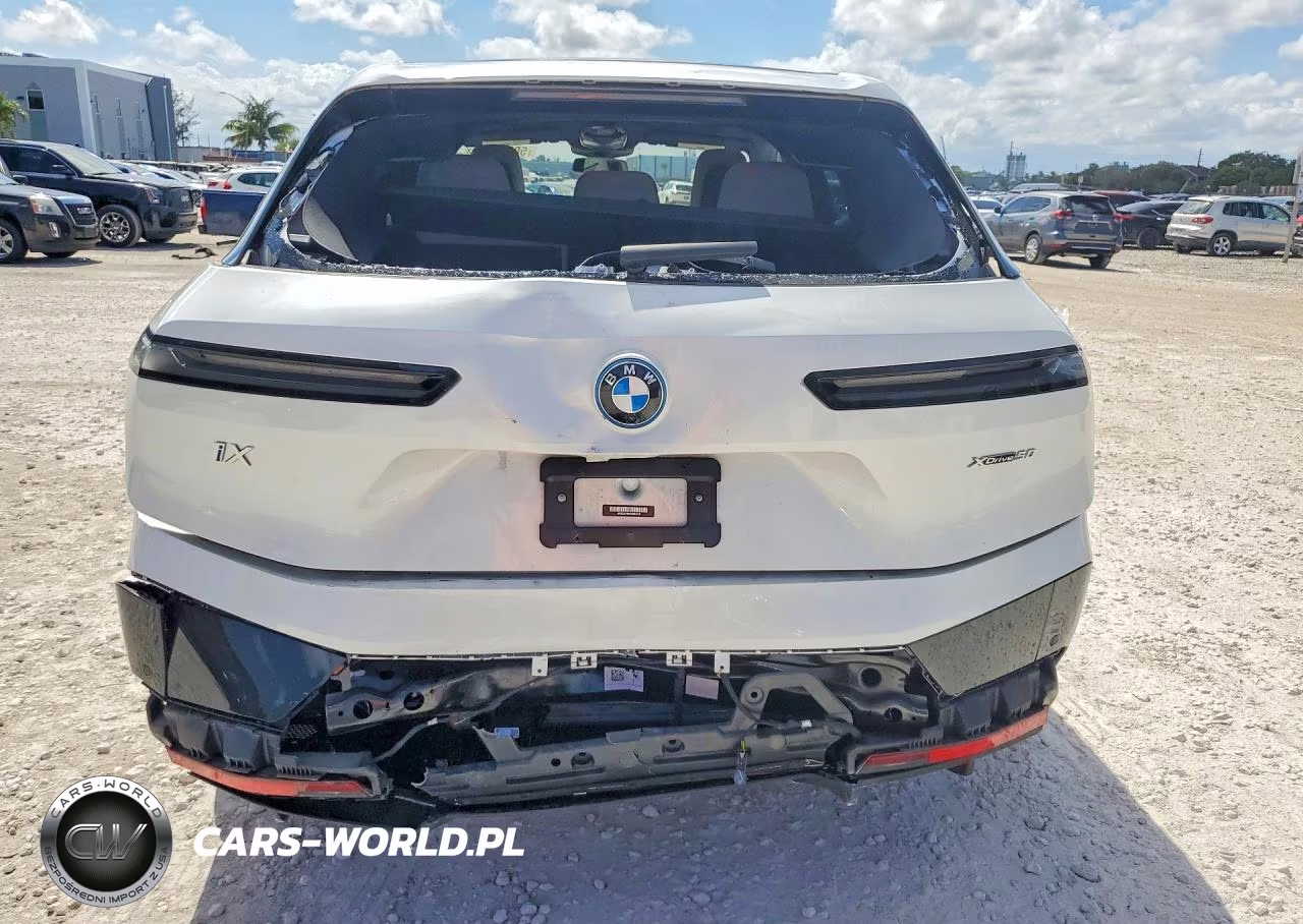 2023 BMW Ix xDrive50 VIN:WB523CF0XPCM64118 - 6