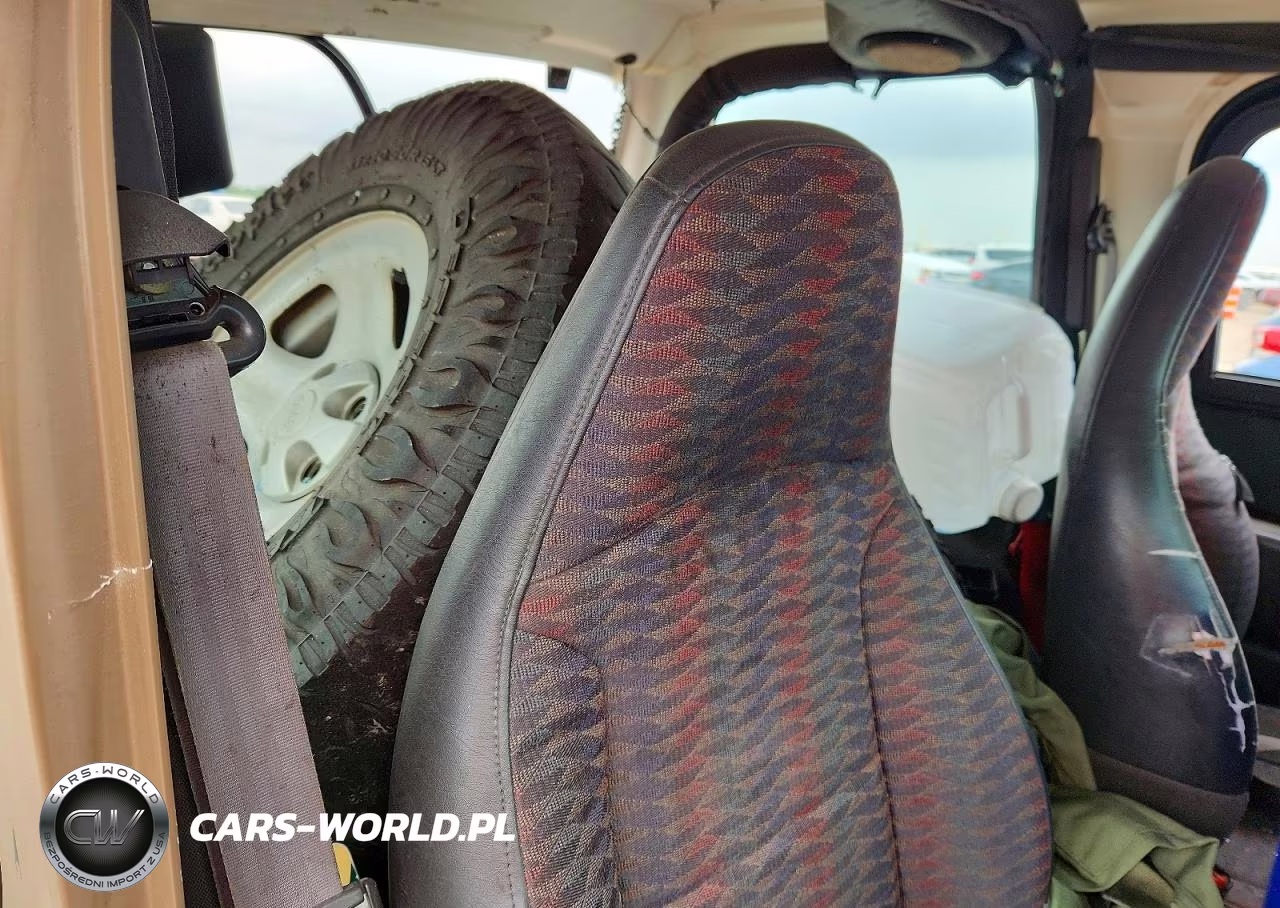1999 Jeep Wrangler Base VIN:1J4FY29P8XP440400 - 10