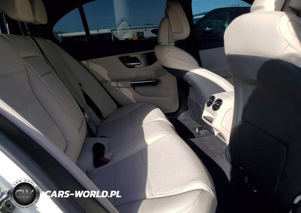 2025 Mercedes-Benz C 300 4Matic VIN:W1KAF4HB2SR270089 - 10