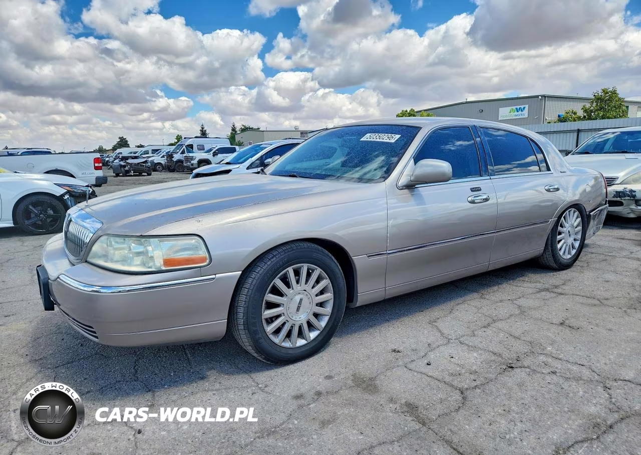 2003 Lincoln Town Car Executive