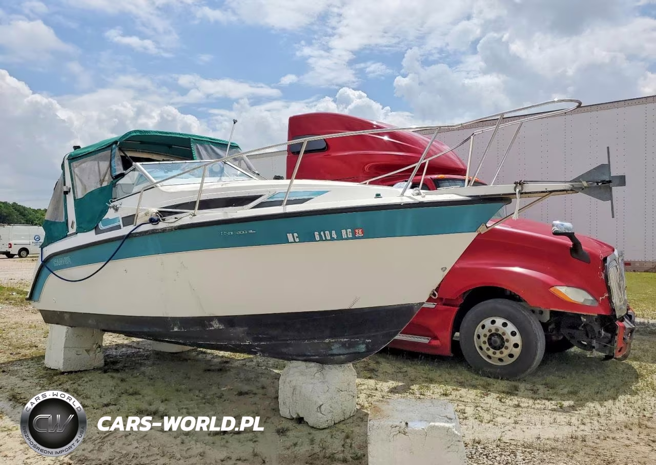 1990 Carver - Trojan Boat