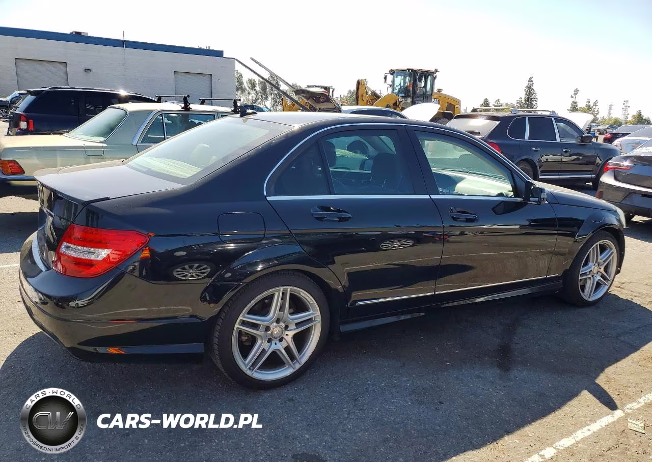 2013 Mercedes-Benz C 250 VIN:WDDGF4HB3DR294009 - 3