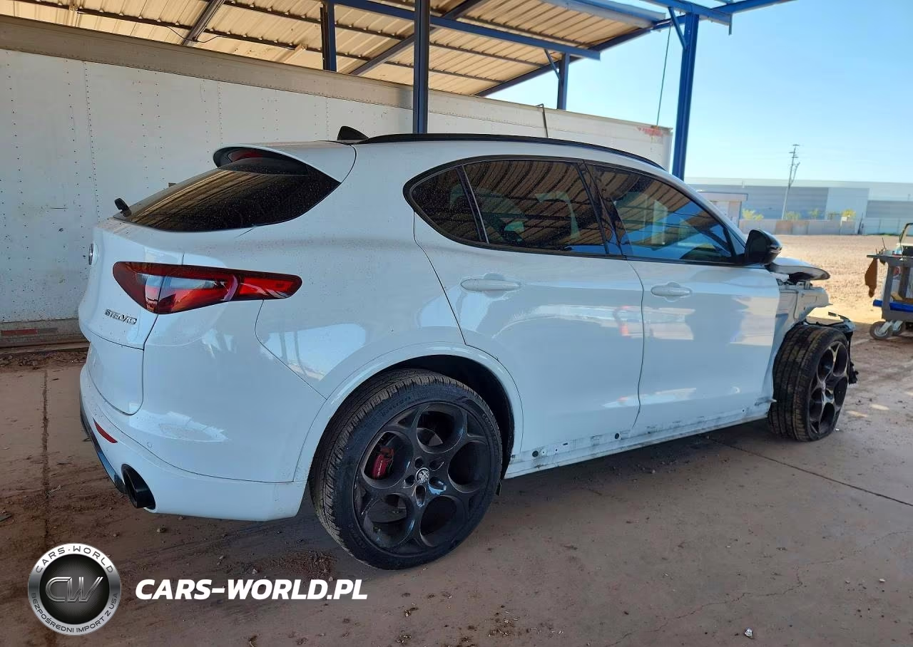 2022 Alfa Romeo Stelvio Ti VIN:ZASPAKBN6N7D31459 - 3