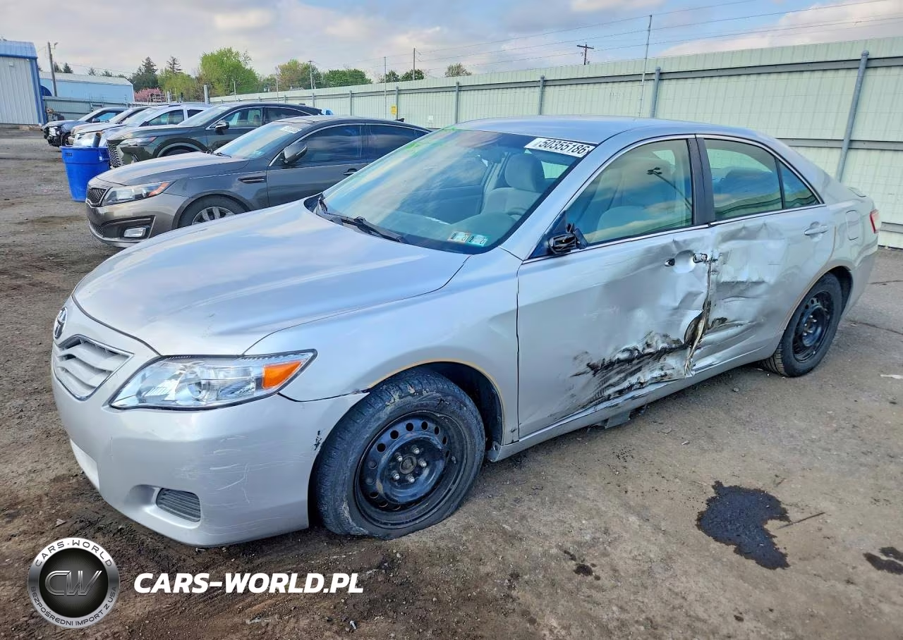 2011 Toyota Camry Le – zdjęcie 1 z 12
