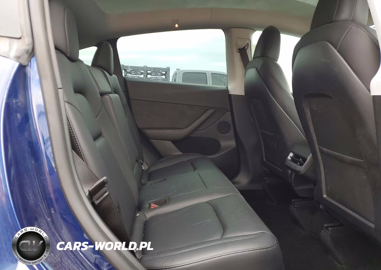 2022 Tesla Model Y VIN:7SAYGDEE1NF550734 - 10
