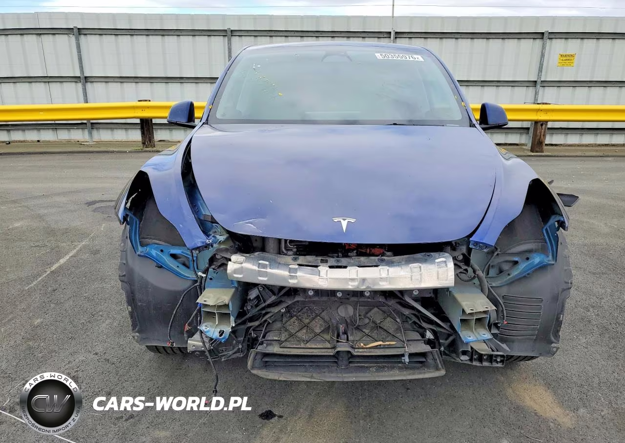 2022 Tesla Model Y VIN:7SAYGDEE1NF550734 - 5