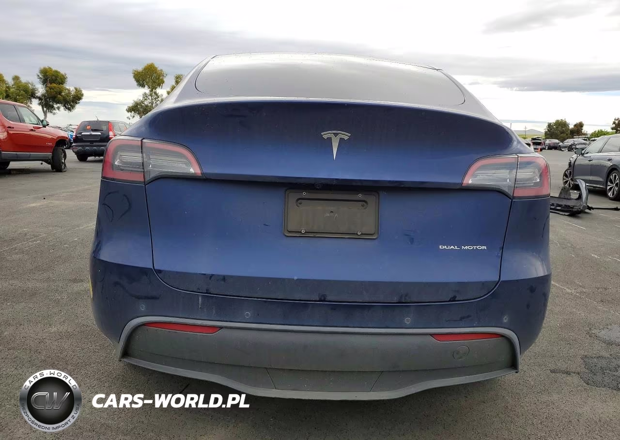 2022 Tesla Model Y VIN:7SAYGDEE1NF550734 - 6