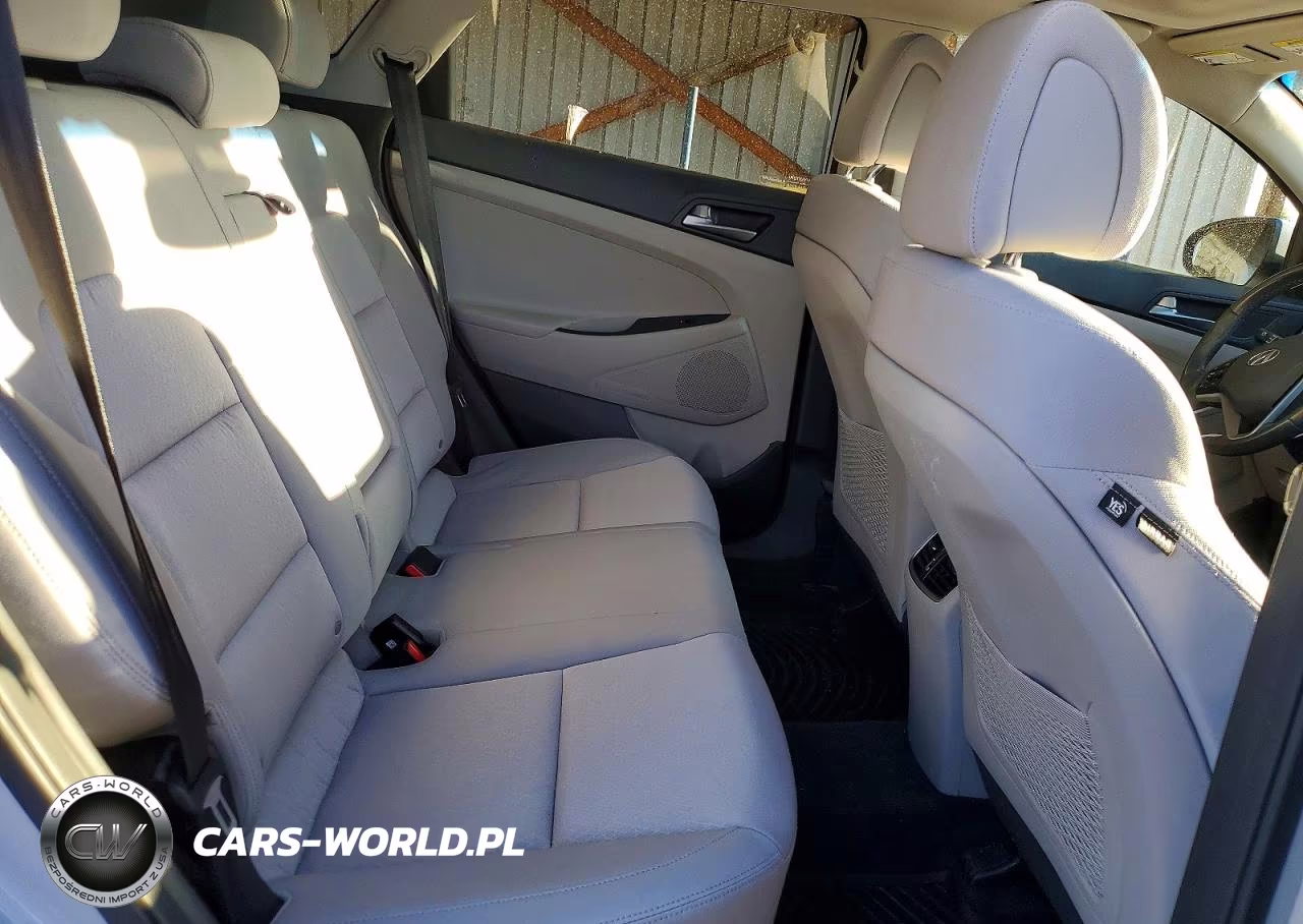 2017 Hyundai Tucson Value VIN:KM8J3CA20HU581688 - 11