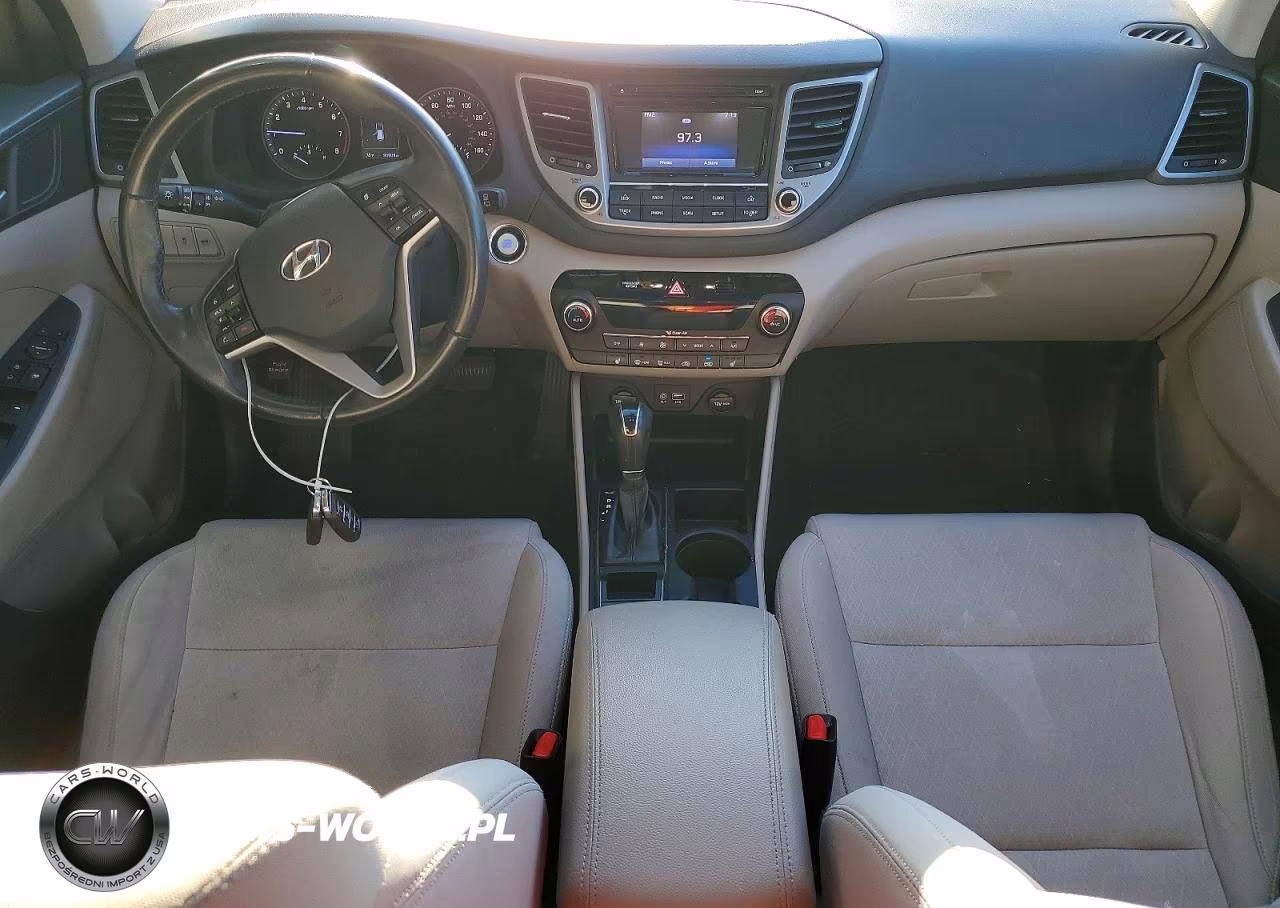 2017 Hyundai Tucson Value VIN:KM8J3CA20HU581688 - 8