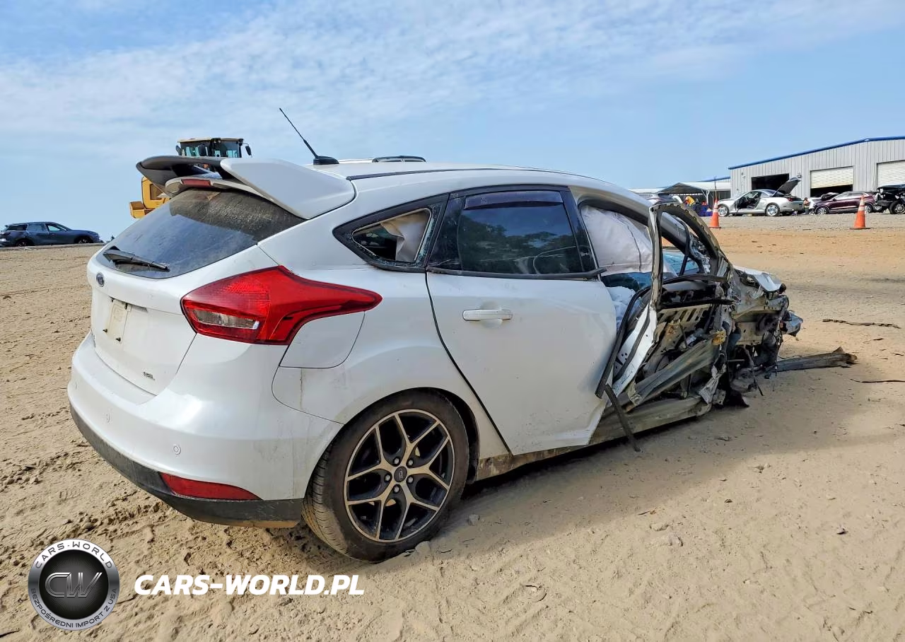 2017 Ford Focus Sel VIN:1FADP3M20HL336967 - 3