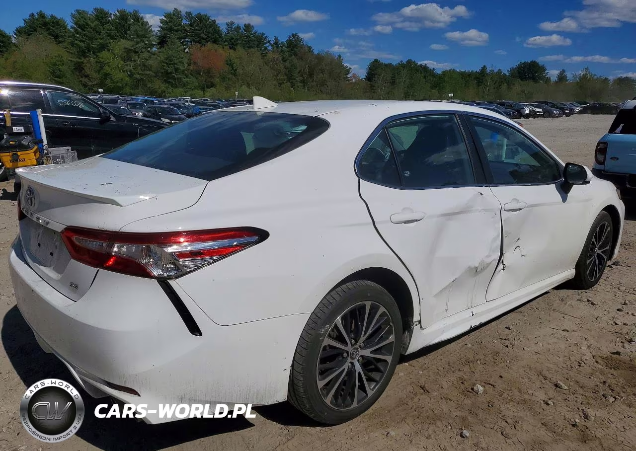 2020 Toyota Camry Se VIN:4T1G11AK9LU316670 - 3