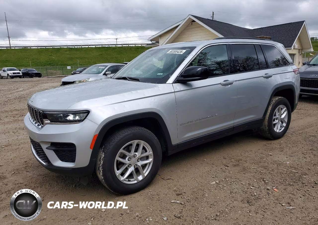 2025 Jeep Grand Cherokee Laredo