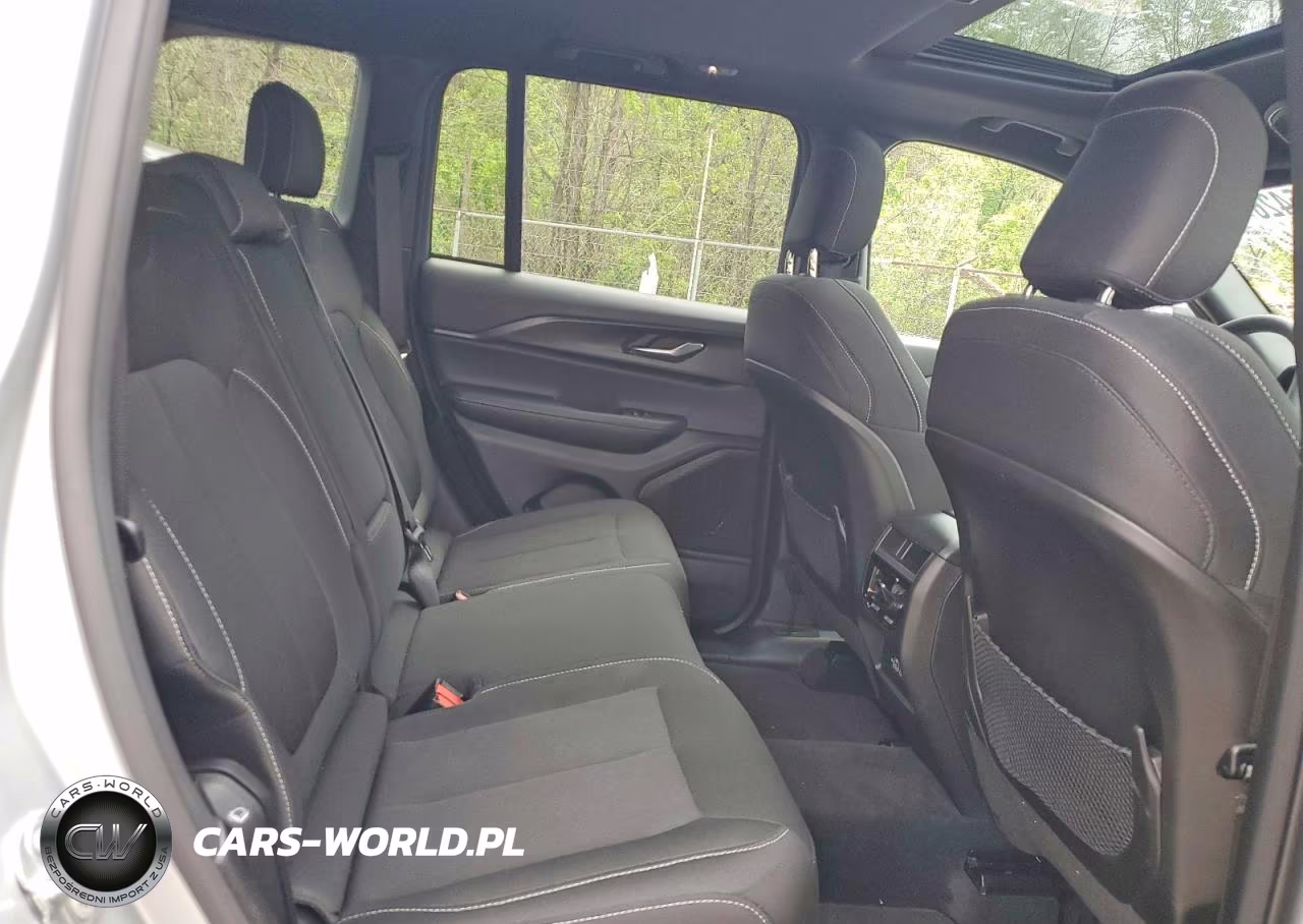 2025 Jeep Grand Cherokee Laredo VIN:1C4RJHAG9SC308803 - 11